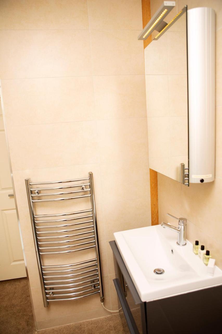 Apt 2, Trafalgar Square 2Nd Floor By Indigo Flats 伦敦 外观 照片